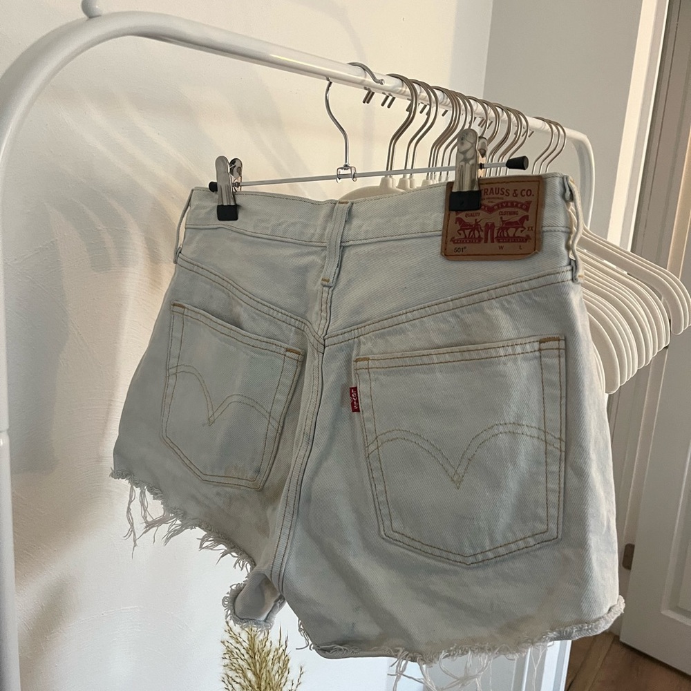 Levis 501 Shorts (small stain)